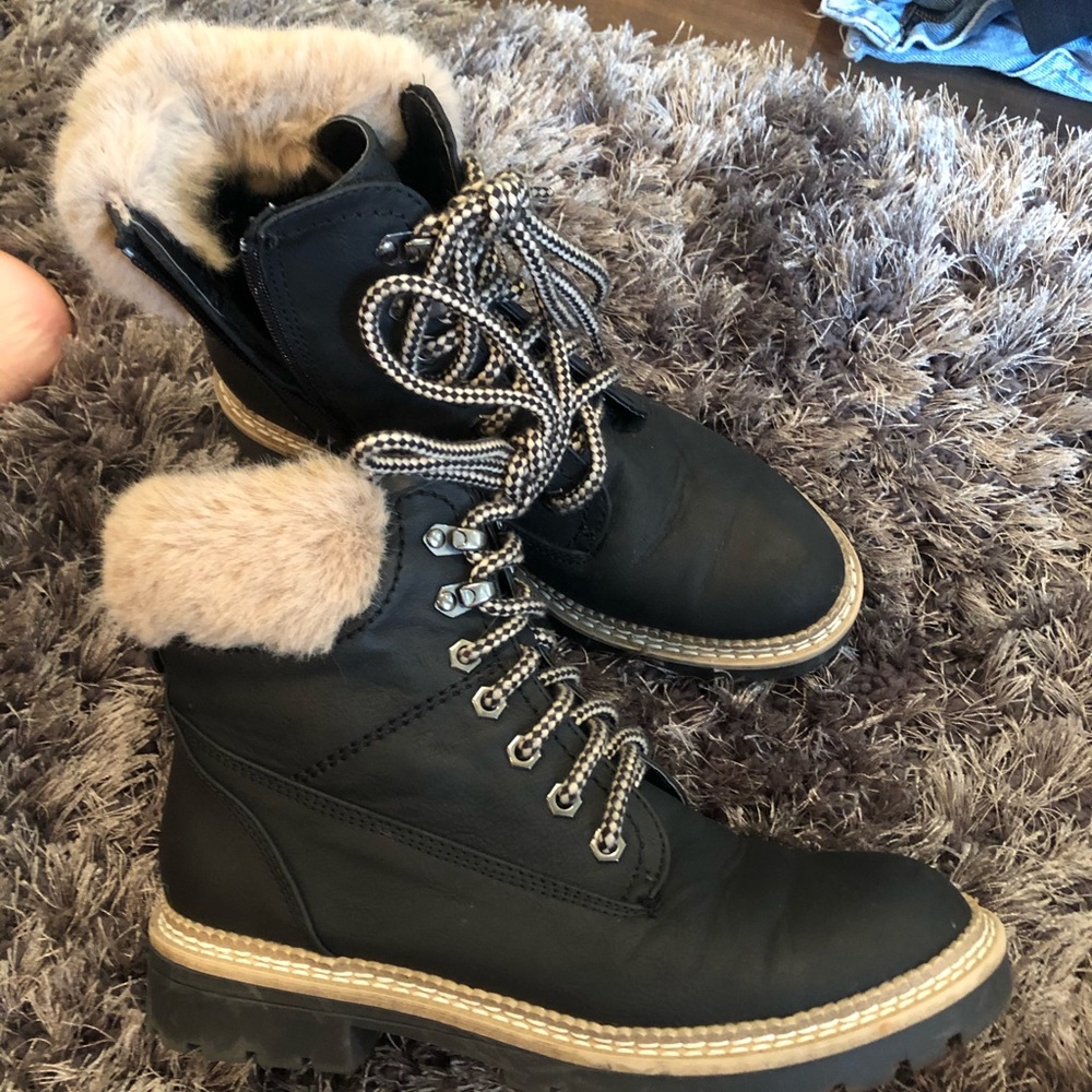 Steve Madden furlined lace up/zip side ankle boots